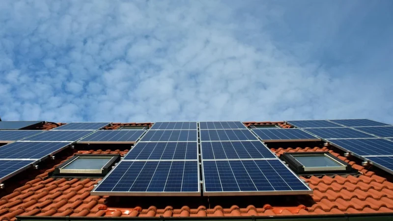 Instalacje fotowoltaiczne w Łódzkiem — panele i magazyny energii