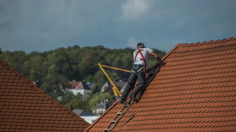 Kompleksowa naprawa dachów w Jeleniej Górze — przeglądy, renowacje świetlików i malowanie